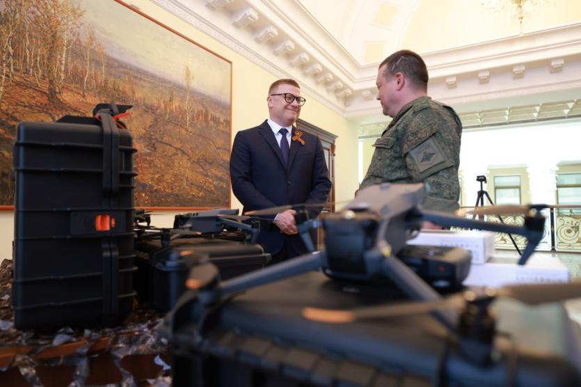 Фото Алексей Текслер передал высокотехнологичное оборудование 19-му танковому полку