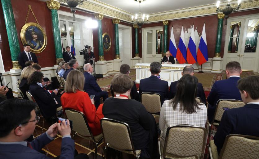 Фото Владимир Путин предложил возобновить прямые переговоры с киевским режимом