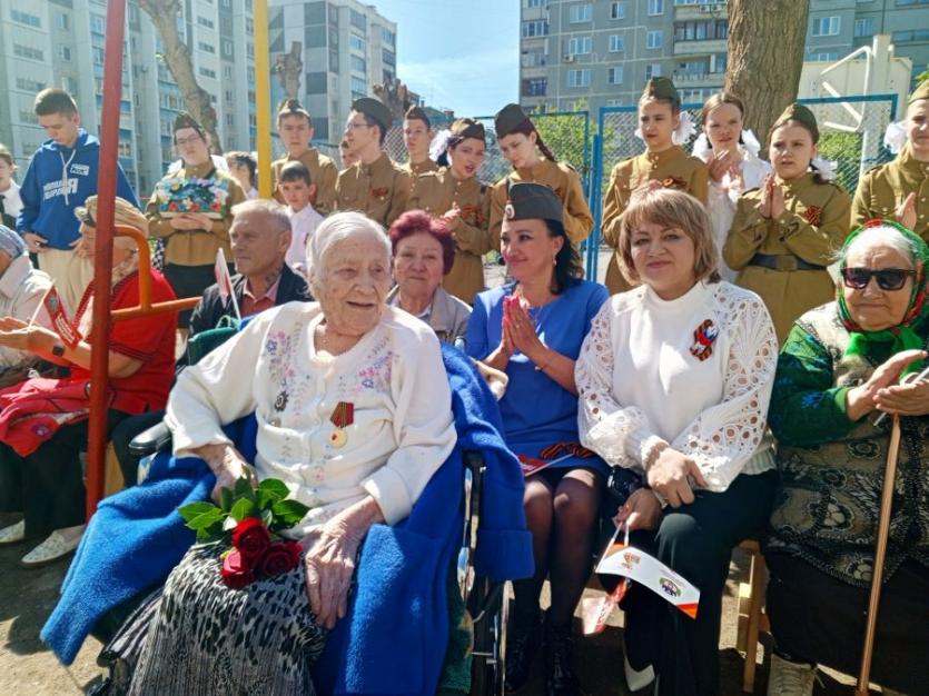 Фото Благодарим Вас за Победу: В Курчатовском районе чествовали 102-летнего ветерана Нину Ушакову