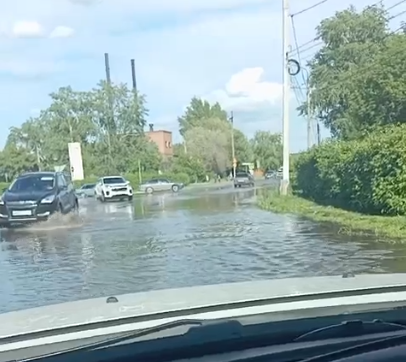 Фото В Коркино случился потоп, машины поплыли