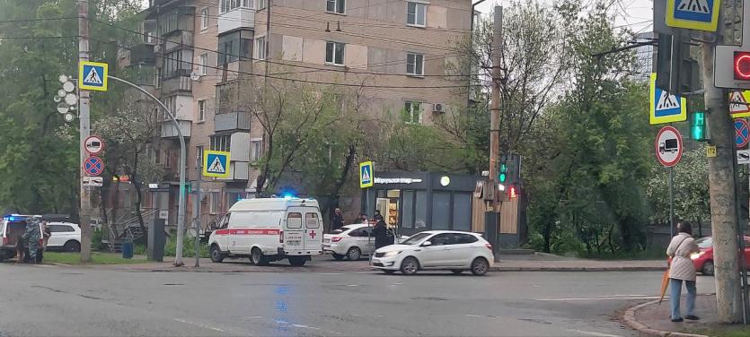 Фото Челябинец с пистолетом решился ограбить продуктовый павильон в центре города