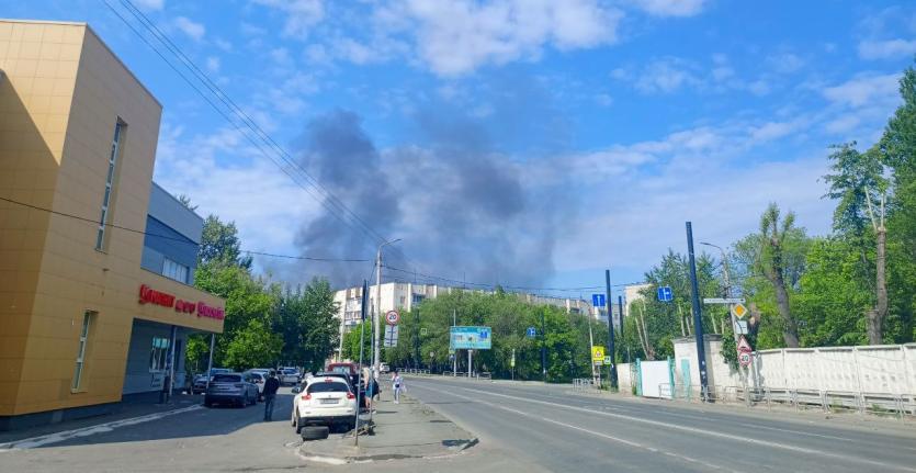 Фото На АМЗ вспыхнул автобус