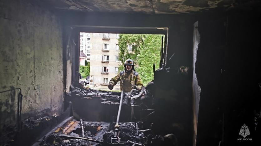 Фото В Челябинске в пожаре на Новороссийской погиб мужчина, еще один жилец выпрыгнул из окна