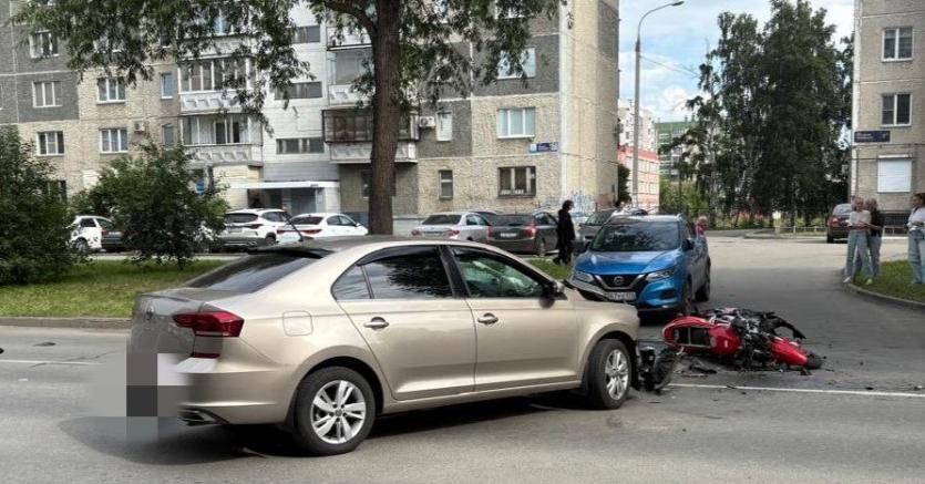 Фото В Челябинске сбили мотоциклиста