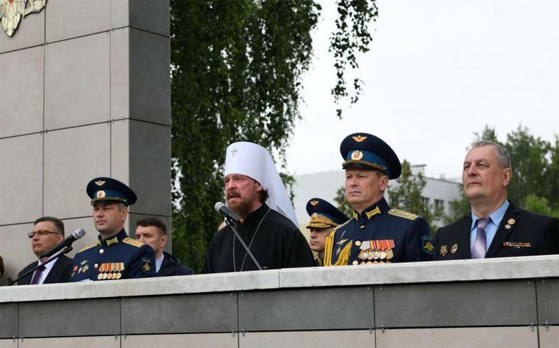 Фото Митрополит Алексий поздравил курсантов Военно-воздушной академии с выпуском