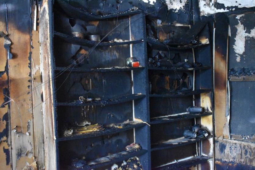 Фото В Челябинске загорелся магазин