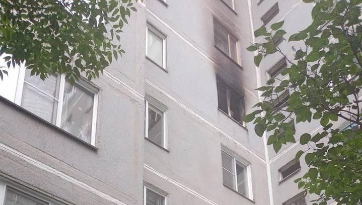 Фото В Челябинске на Захаренко загорелась квартира с ребенком внутри