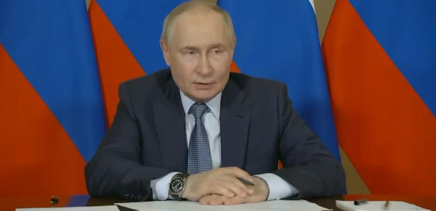 Фото Владимир Путин подключил к ситуации со строительством нового аэропорта в Магнитогорске министра транспорта РФ