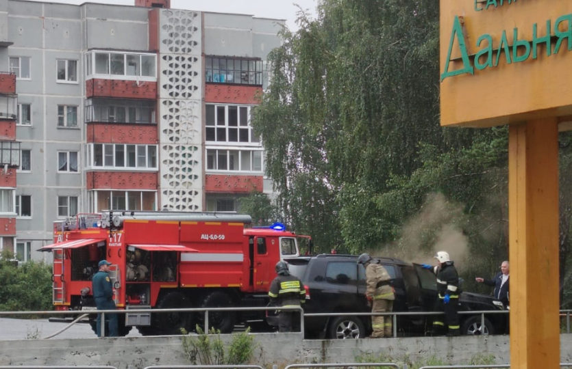 Фото В Челябинской области едва не сгорел Land Cruiser, его потушил директор санатория