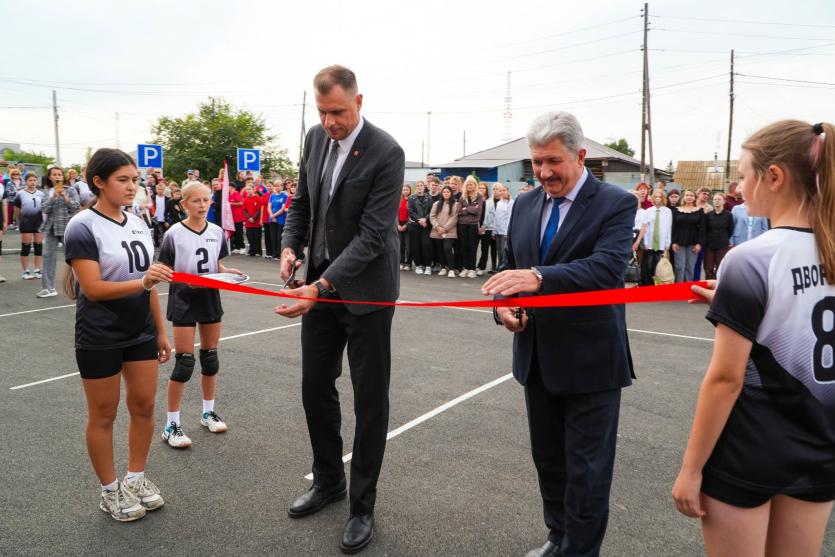 Фото В Еткуле открылся физкультурно-оздоровительный комплекс