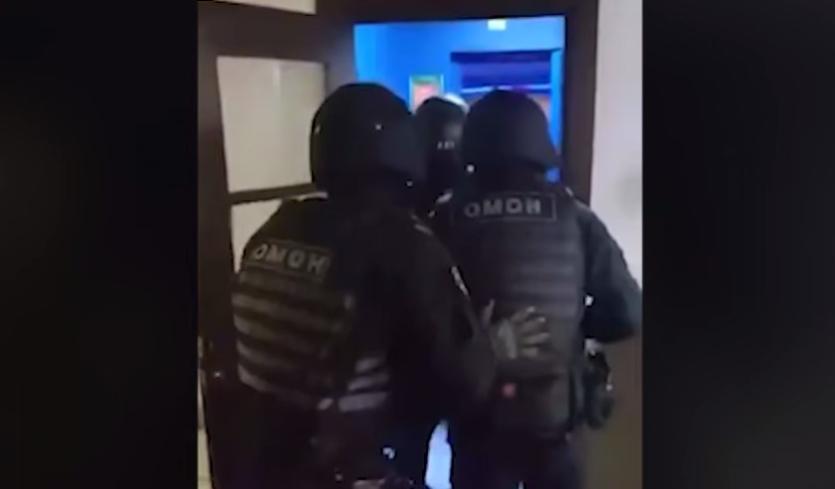 Фото В Челябинске задержали банду, совершившую разбойное нападение с битой на три миллиона рублей