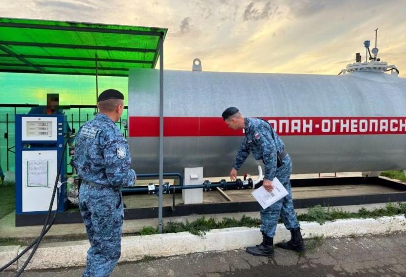 Фото В посёлке Сухтелинском прикрыли нелицензированную газовую заправку