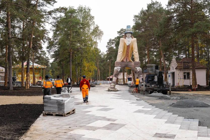 Фото Парк Гагарина готовится к открытию детской площадки «Гулливер»