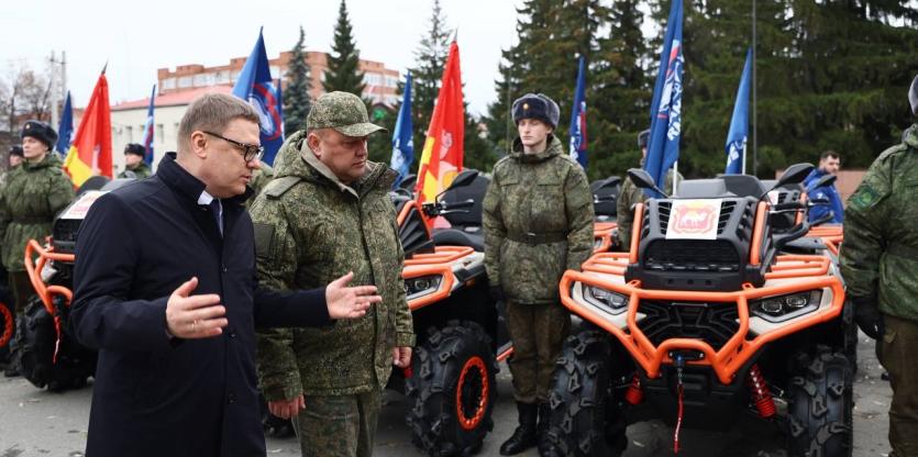 Фото Алексей Текслер передал частям ЦВО «армию» квадроциклов