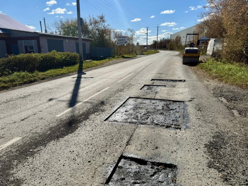 Фото В Коркинском округе ликвидируют ямы на самых сложных участках дорог