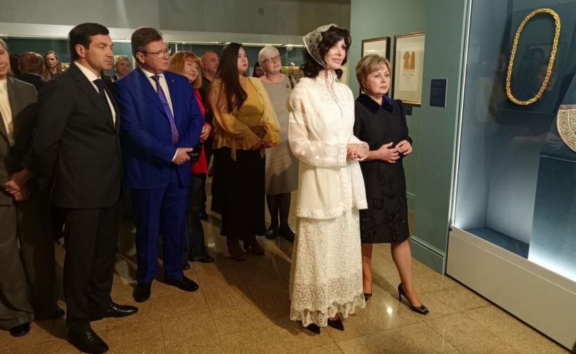 Фото Сокровища великой русской культуры: Елена Гагарина привезла в Челябинск выставку «Царь и Патриарх»