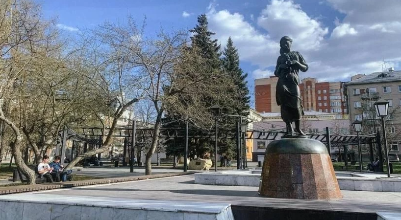 Фото Челябинская «девушка с косой» может переехать в Калининский район