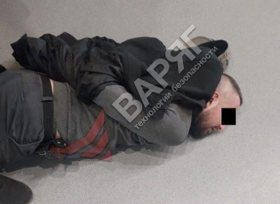 Фото Вооружённый челябинец разгромил юридическое бюро