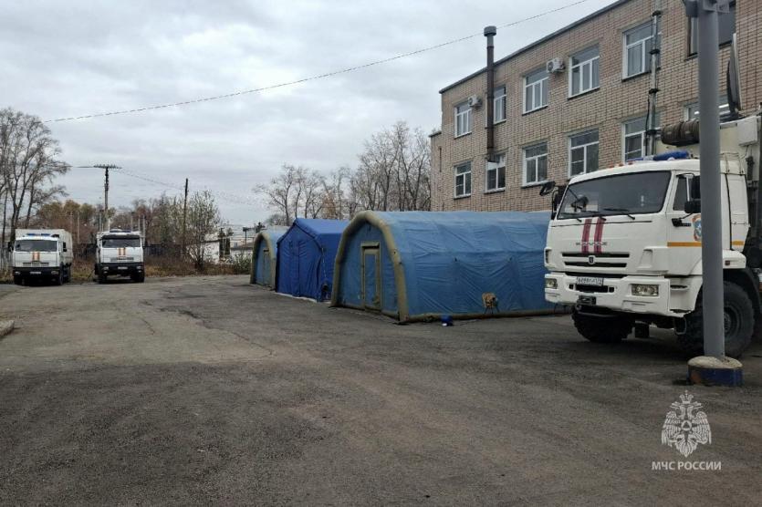 Фото В Копейске на заводе, где произошло ЧП, продолжаются неотложные работы 