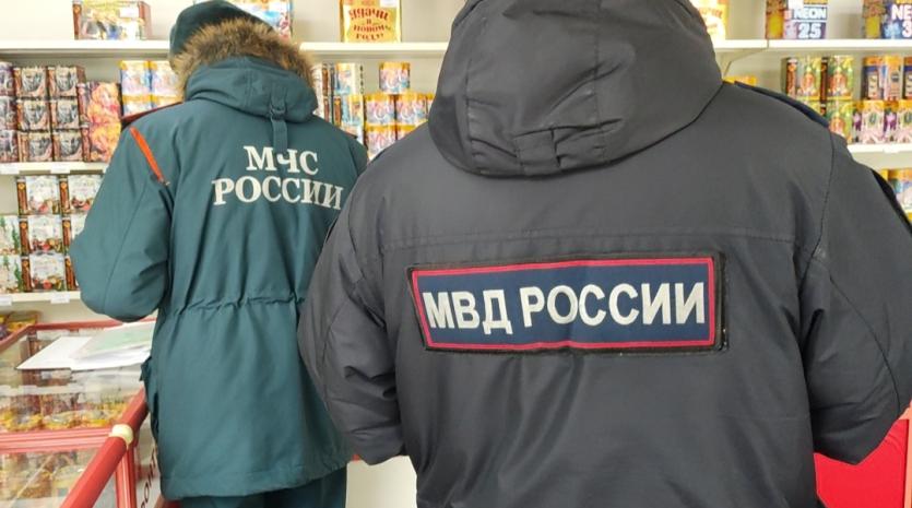 Фото В Копейске изъяли партию нелегальной пиротехники перед Новым годом