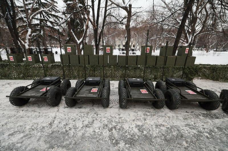 Фото Алексей Текслер передал участникам СВО дроны-камикадзе и наземных роботов