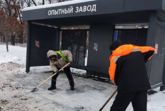 Фото Челябинск от снега расчищают более 500 дорожных рабочих