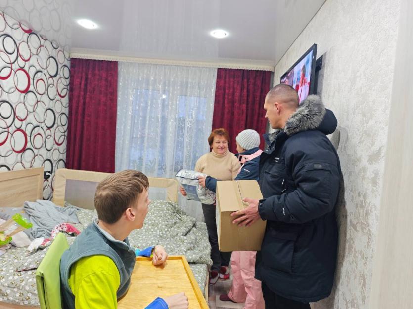 Фото В Карабаше добровольцы пришли на помощь особенному ребёнку и его семье