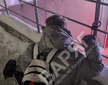 Фото В Челябинске в алкомаркете на улице Свободы неадекват приставал к окружающим