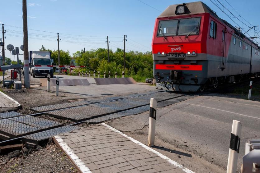 Фото Нулевая аварийность в январе: на ЮУЖД провели тысячи бесед с водителями о безопасности на переездах