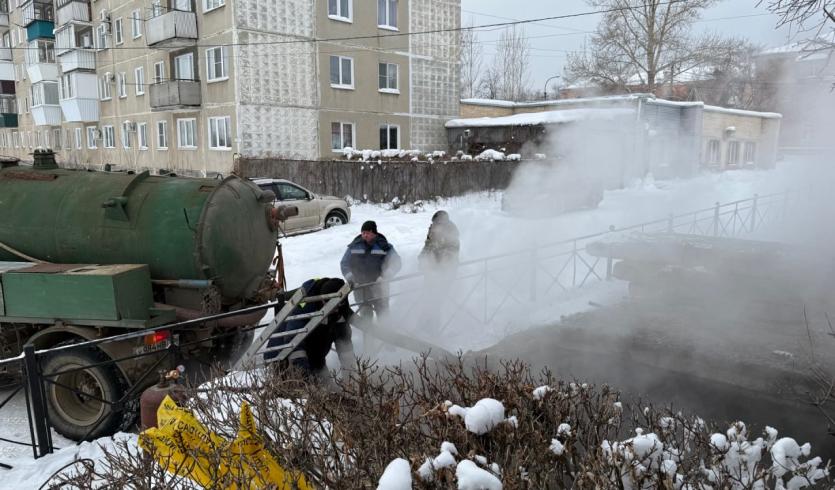 Фото В Каслях из-за аварии на теплосетях замерзают люди