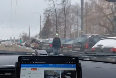 Фото В Челябинске начнут тестировать мобильный контроль платных парковок