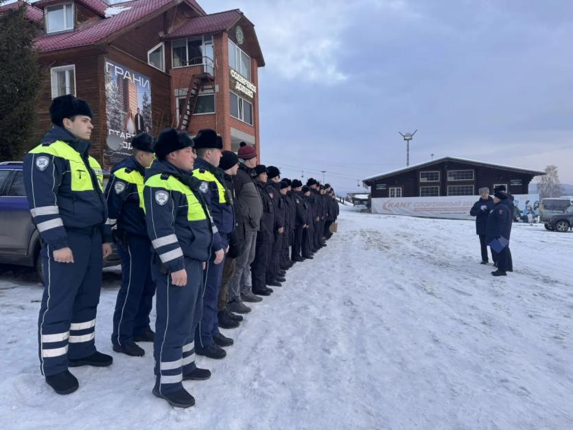 Фото В Миассе полицейские обеспечивают правопорядок во время Кубка чемпионов по ски-кроссу