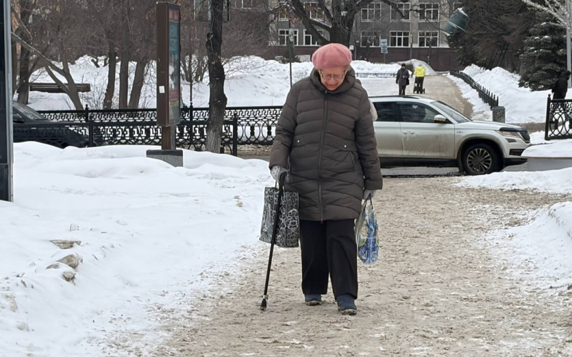 Фото В Челябинске за сброс снега в неположенных местах наказали торговые предприятия