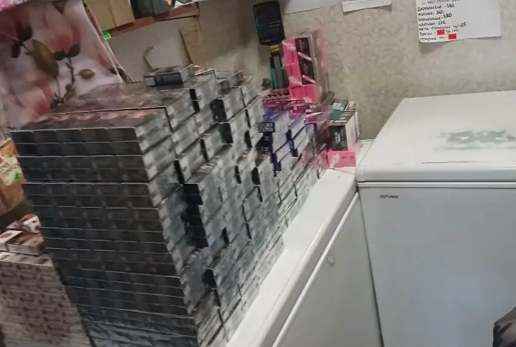 Фото Сотрудники полиции Саткинского округа пресекли сбыт нелегальной табачной продукции