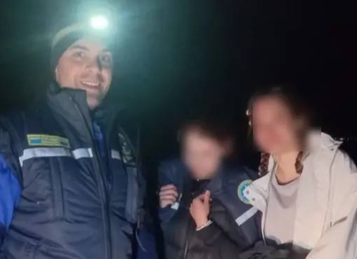 Фото Спасатели Миасса эвакуировали двух девушек, отправившихся к Тургояку на велосипедах