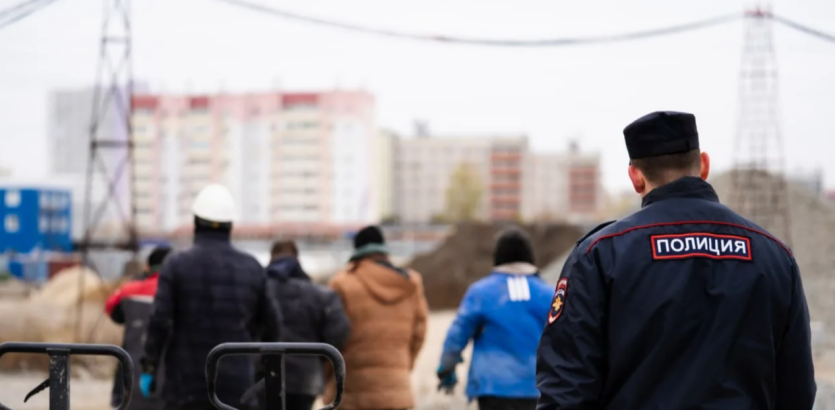 Фото В Челябинске в квартире на улице Савина были прописаны 78 мигрантов