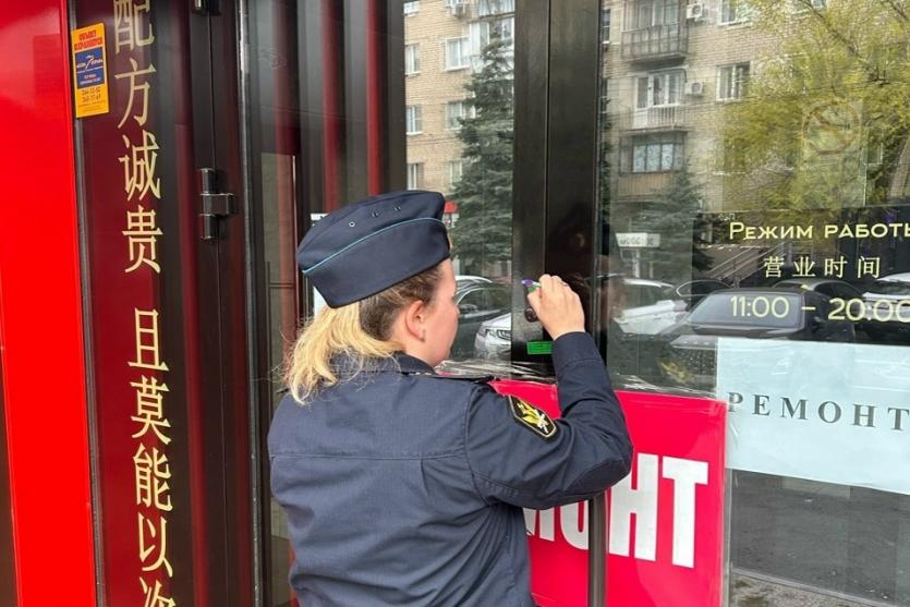 Фото   В Челябинске из-за антисанитарии закрыли столовую «Восточный дракон»