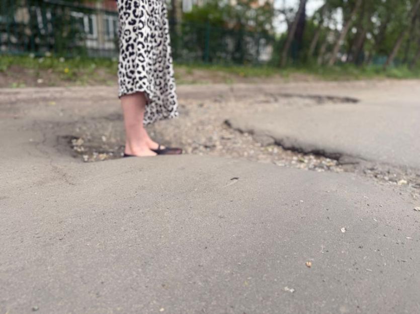 Фото Челябинцы сигнализируют о полной опасностей дороге к школе и детскому саду в Ленинском районе