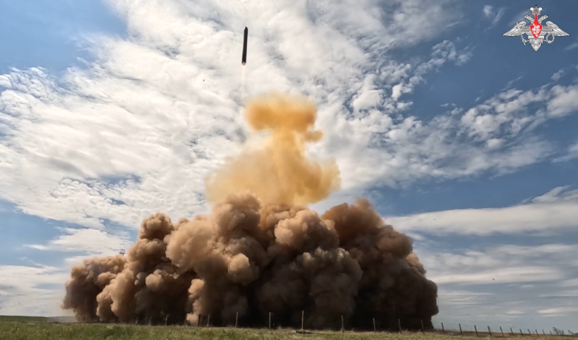 Фото Россия провела успешный пуск новейшей межконтинентальной ракеты «Сармат»