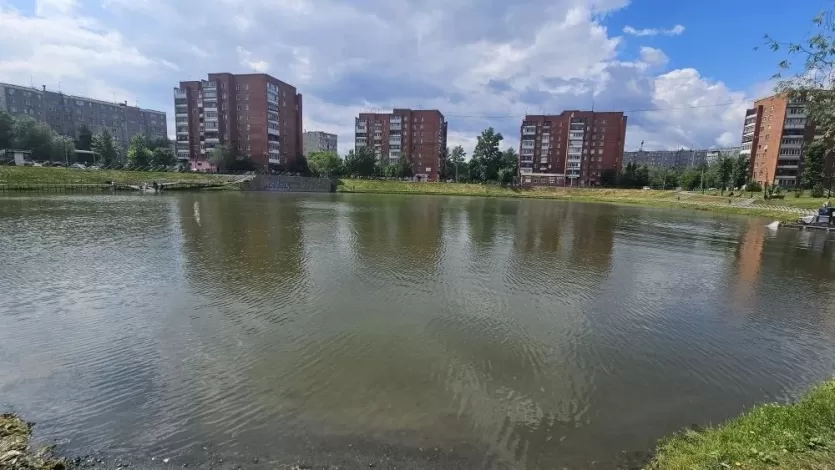 Фото В Челябинске досрочно завершили очистку пруда «Девичьи слезы»
