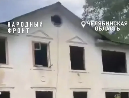Фото В поселке Межевом три улицы расселенных домов пугают местных