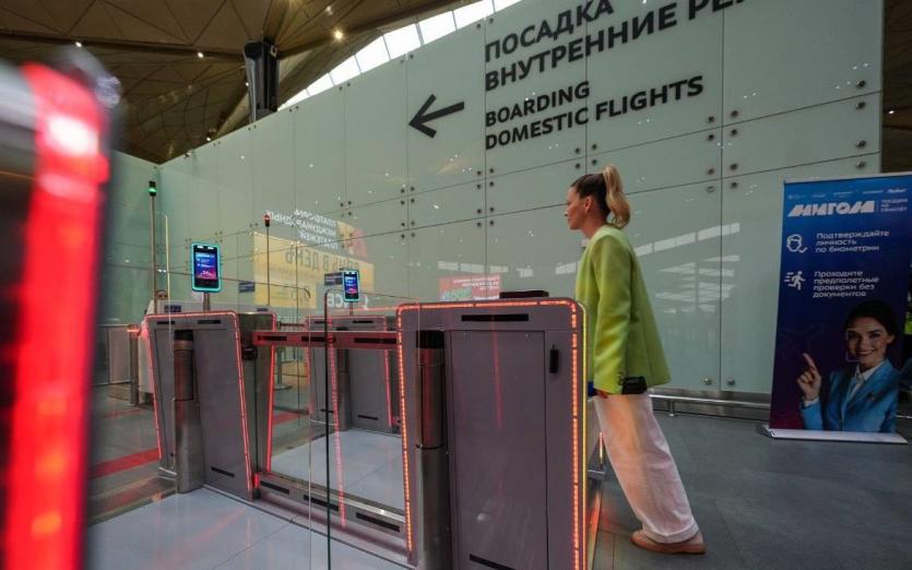 Фото С первого июня в России стартует эксперимент по проходу на борт самолёта без паспорта