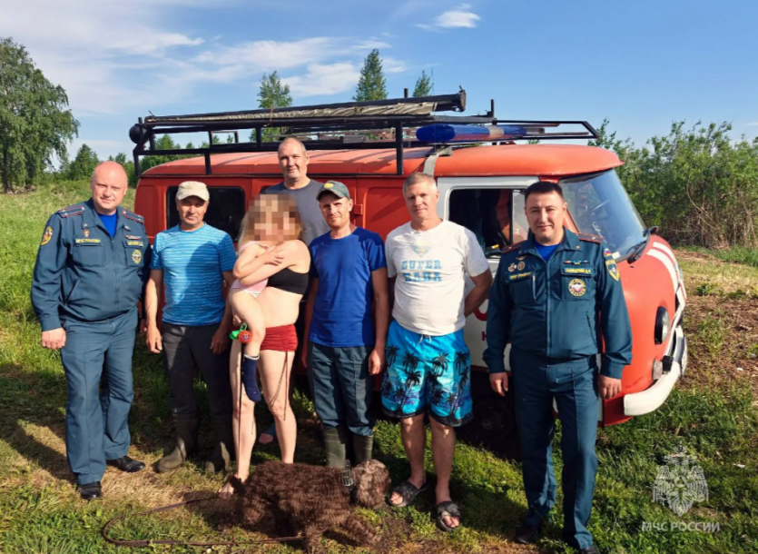 Фото Женщину из Екатеринбурга, её дочь и собаку отнесло от берега на озере Большие Аллаки
