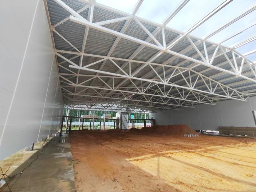 Фото   В Челябинске начались кровельные работы на здании ледовой арены УралГУФК