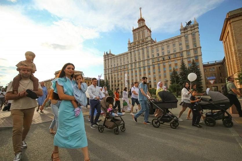 Фото В Челябинской области масштабно отметят День семьи, любви и верности (программа)
