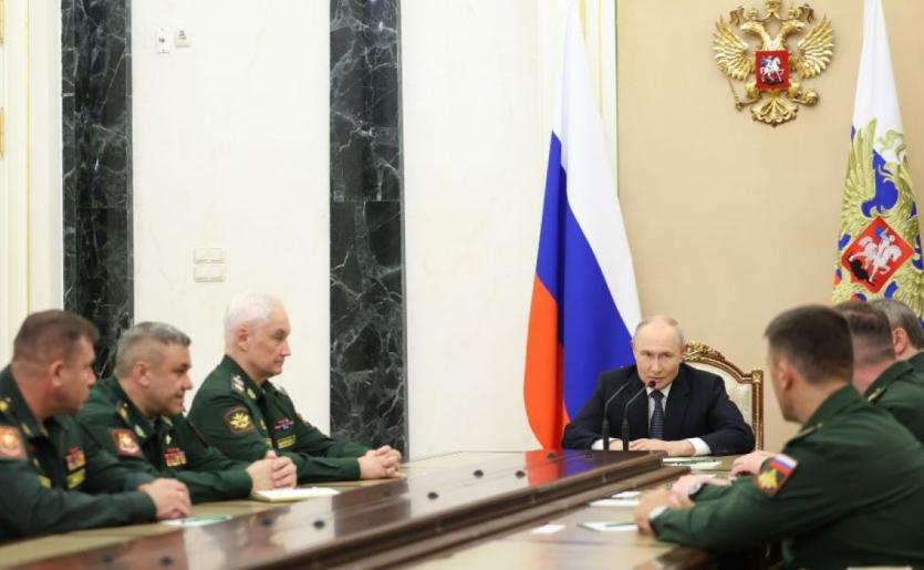 Фото Путин объявил о кадровых перестановках в руководстве Минобороны РФ и группировках войск