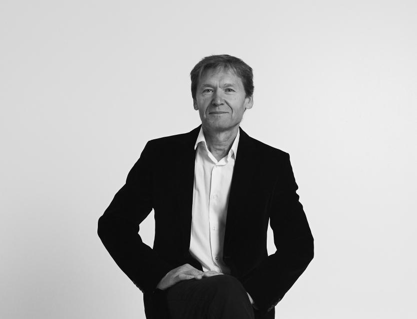 Фото Поэт-песенник Вадим Борисов написал для Челябинска песню, которая может стать гимном