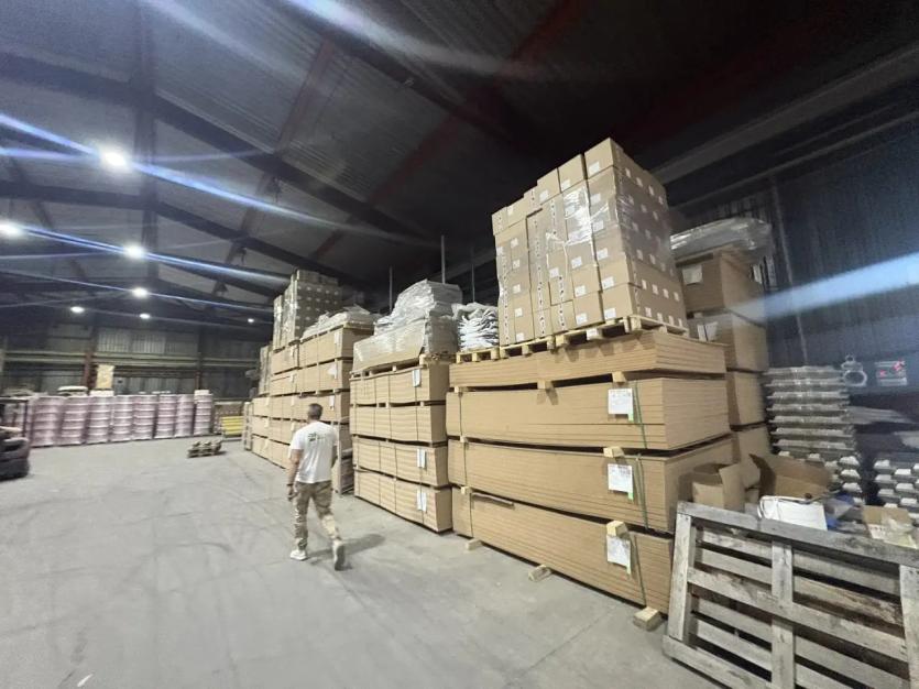 Фото В Магнитогорске полицейские за два часа нашли похищенную продукцию на сумму более шести миллионов рублей