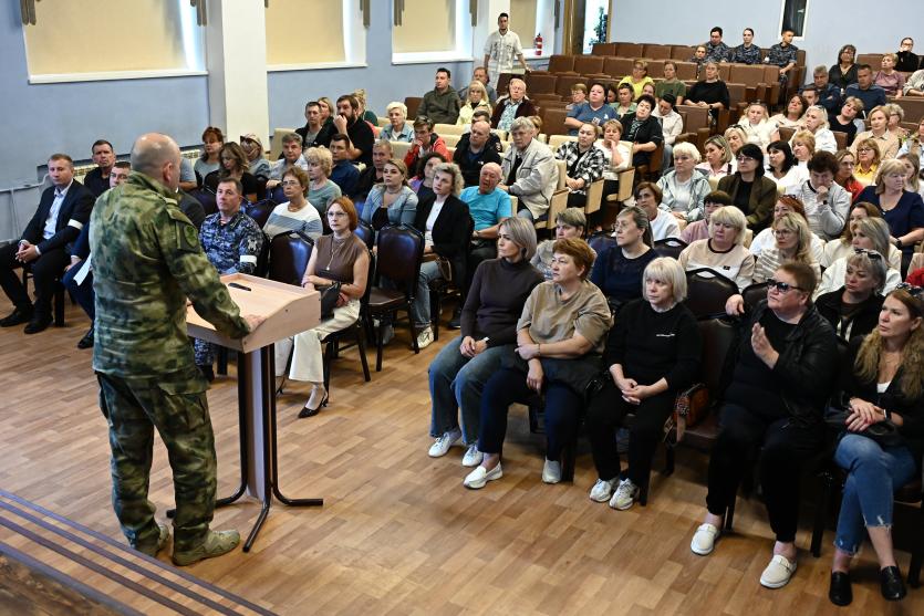 Фото В Челябинске прошли учения по защите образовательных организаций