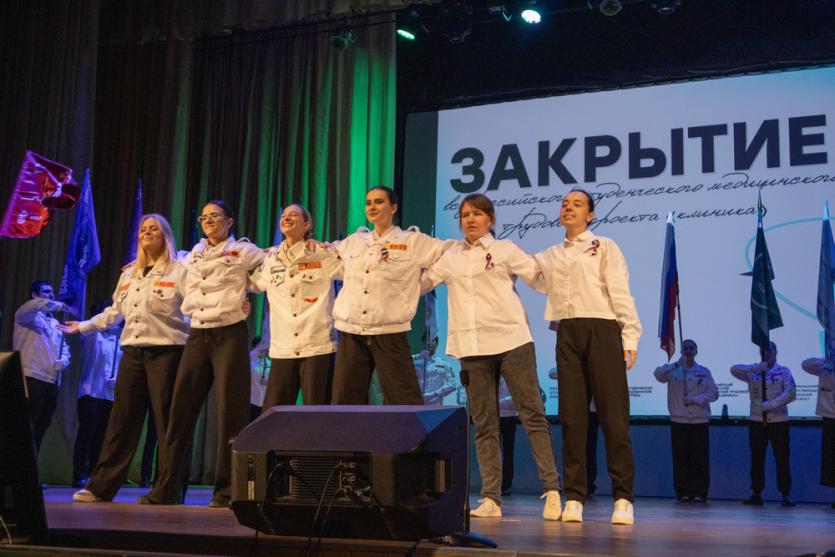 Фото В Челябинске завершил юбилейный сезон Всероссийский студенческий медицинский проект «Клиника»